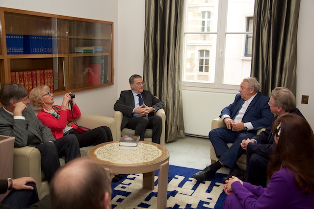 Встреча с Администратором Коллеж де Франс, Нобелевским лауреатом Сержем Арошем (jpg, 103 Kб)